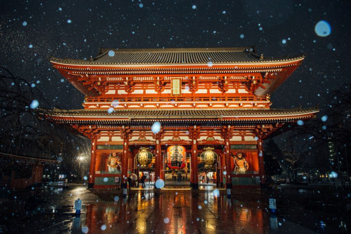 Asia Album : ‘วัดเซนโซจิ’ งามเด่นกลางหิมะโปรยปราย