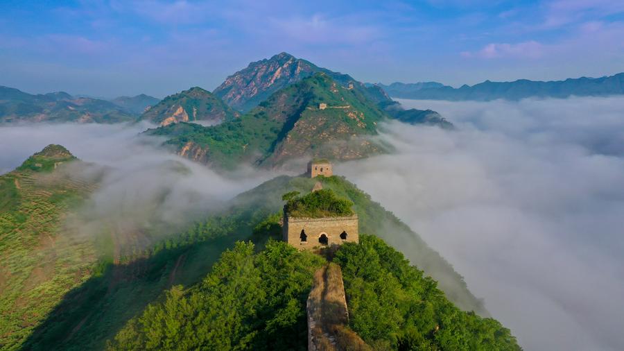 ยล ‘กำแพงเมืองจีน’ บนสันเขากลางหมอกในเหอเป่ย